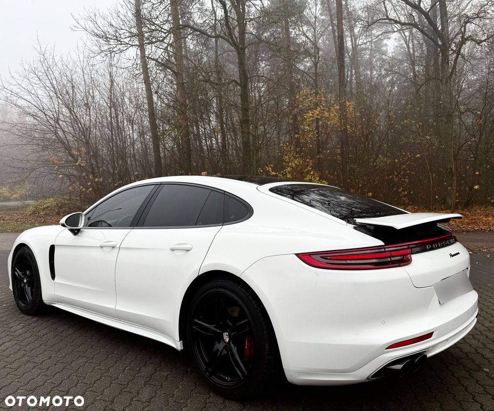 Porsche Panamera - 8