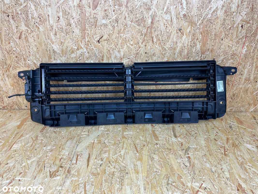 WLOT KIEROWNICA ŻALUZJA POWIETRZA VOLVO XC40 II 32227592 LIFT 2021- - 4
