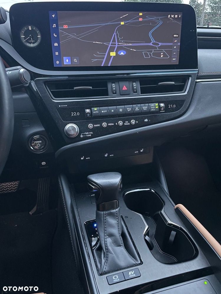 Lexus ES 300h Business Edition - 12