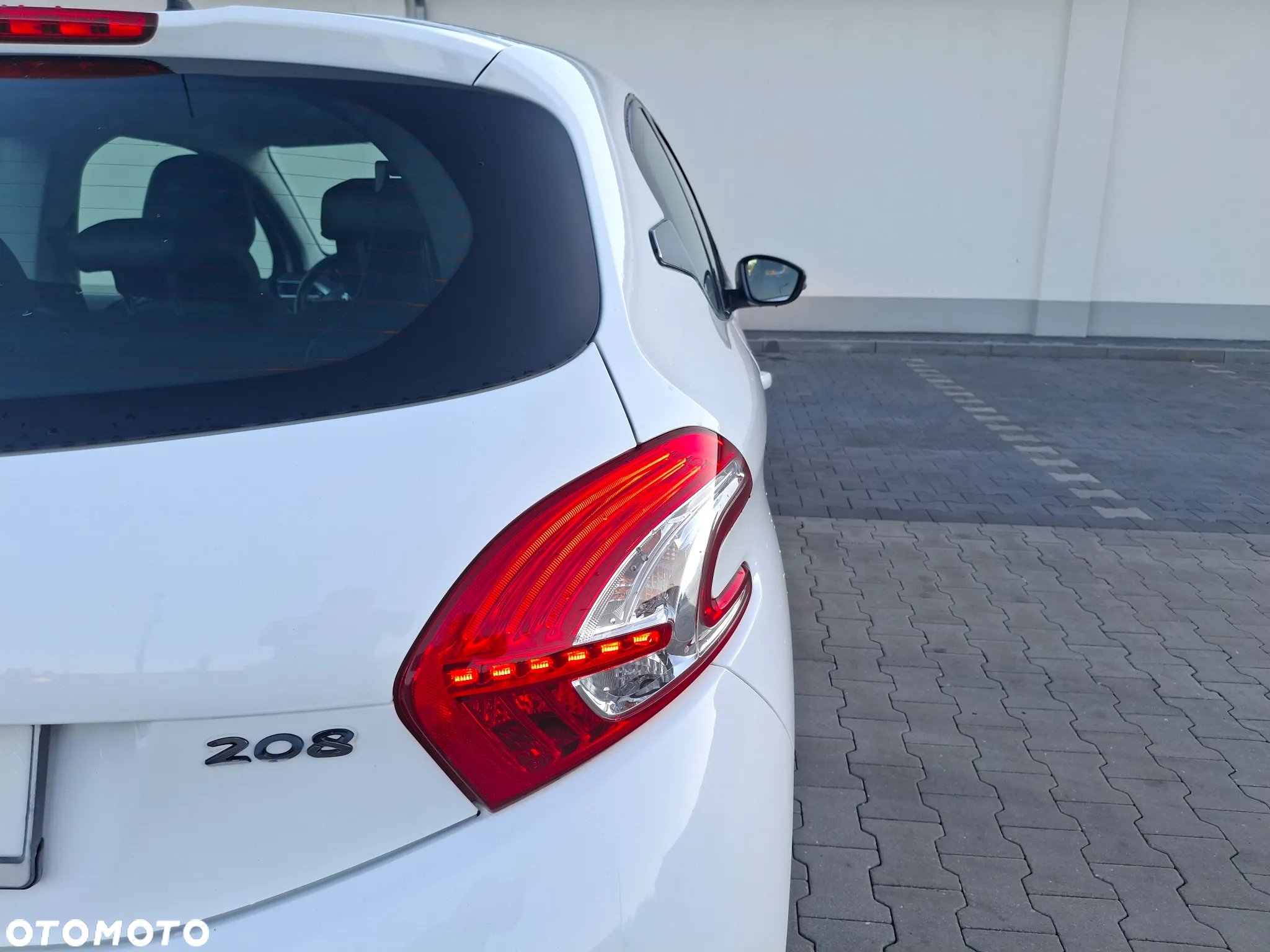 Peugeot 208 120 VTI Allure - 20