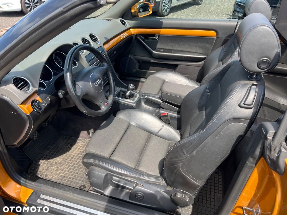 Audi A4 Cabrio 2.4 - 16