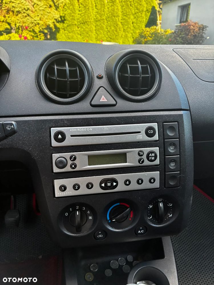 Ford Fiesta 1.4 Ghia - 4