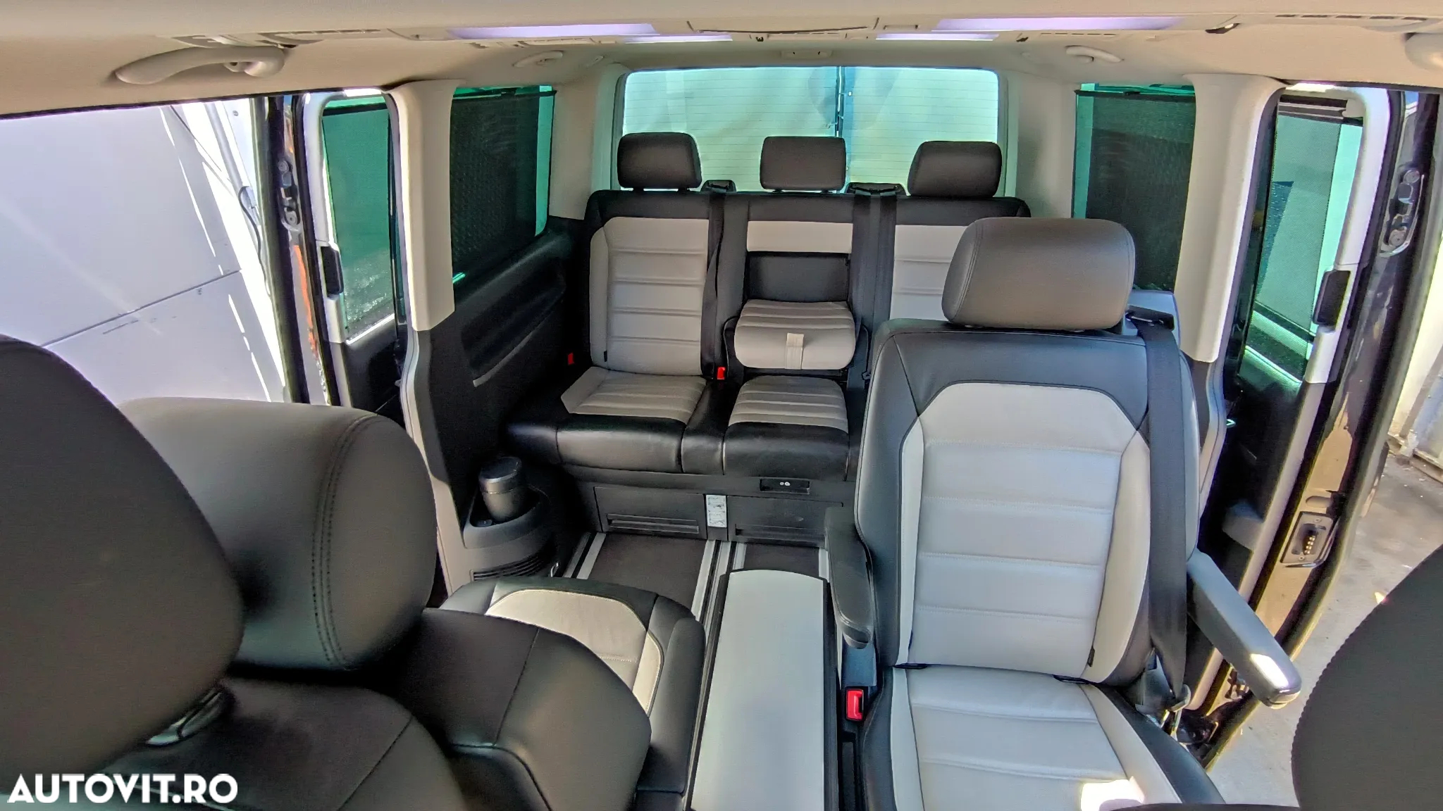 Volkswagen Multivan - 17
