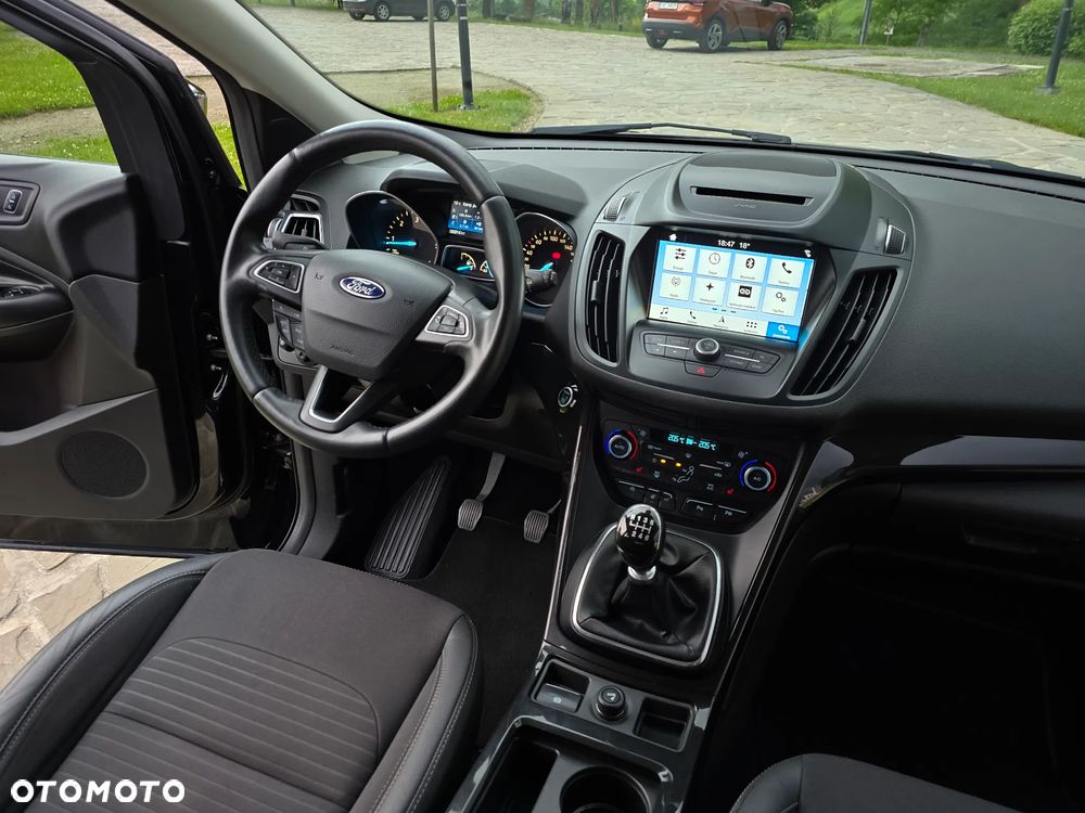 Ford Kuga 2.0 TDCi 2x4 Titanium - 16