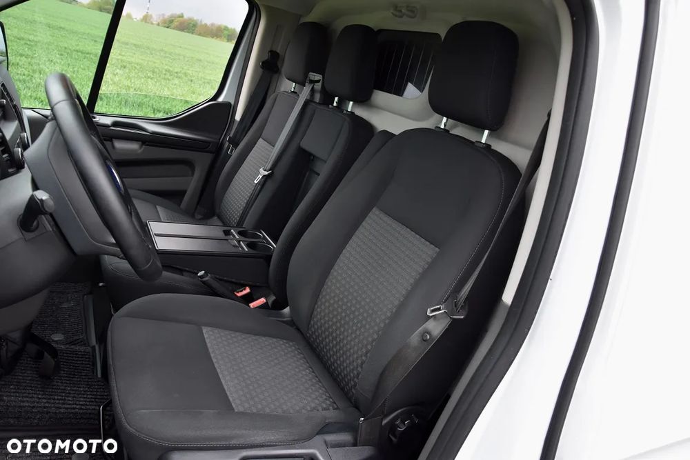 Ford TRANSIT CUSTOM 320 L2H1 - 20