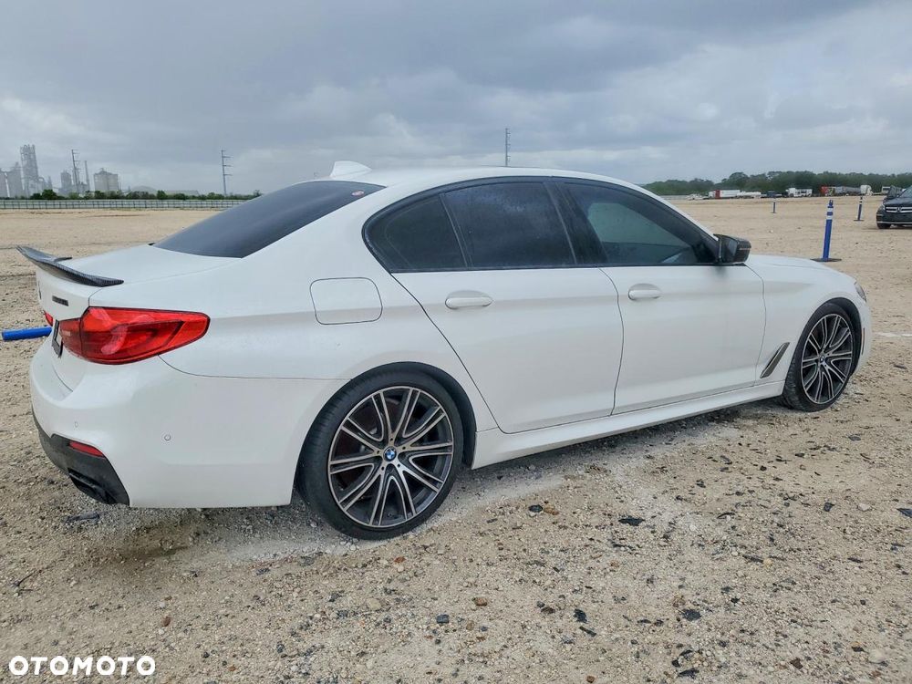 BMW Seria 5 M550i xDrive sport - 4