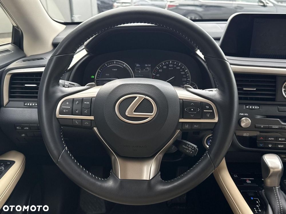 Lexus RX - 25
