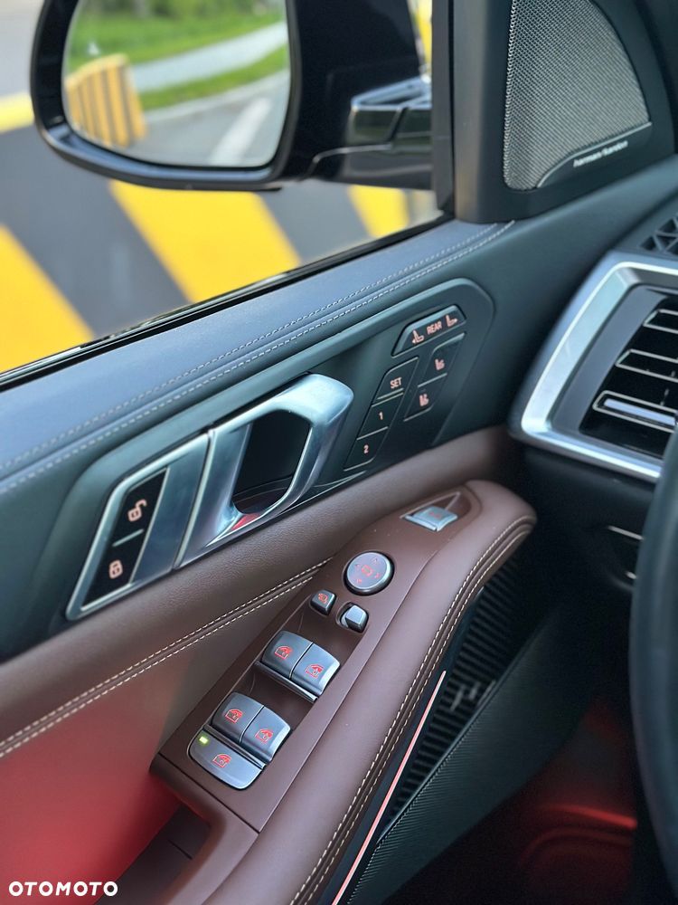 BMW X7 xDrive40i - 18