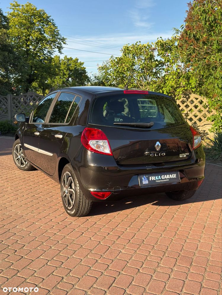 Renault Clio - 21