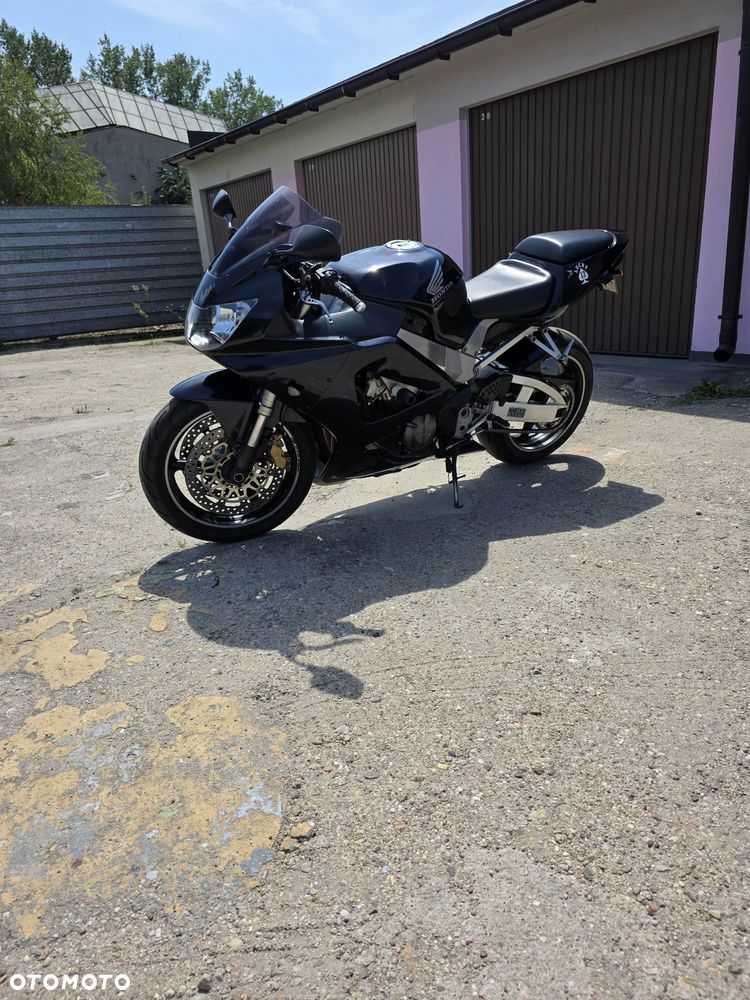 Honda CBR - 3