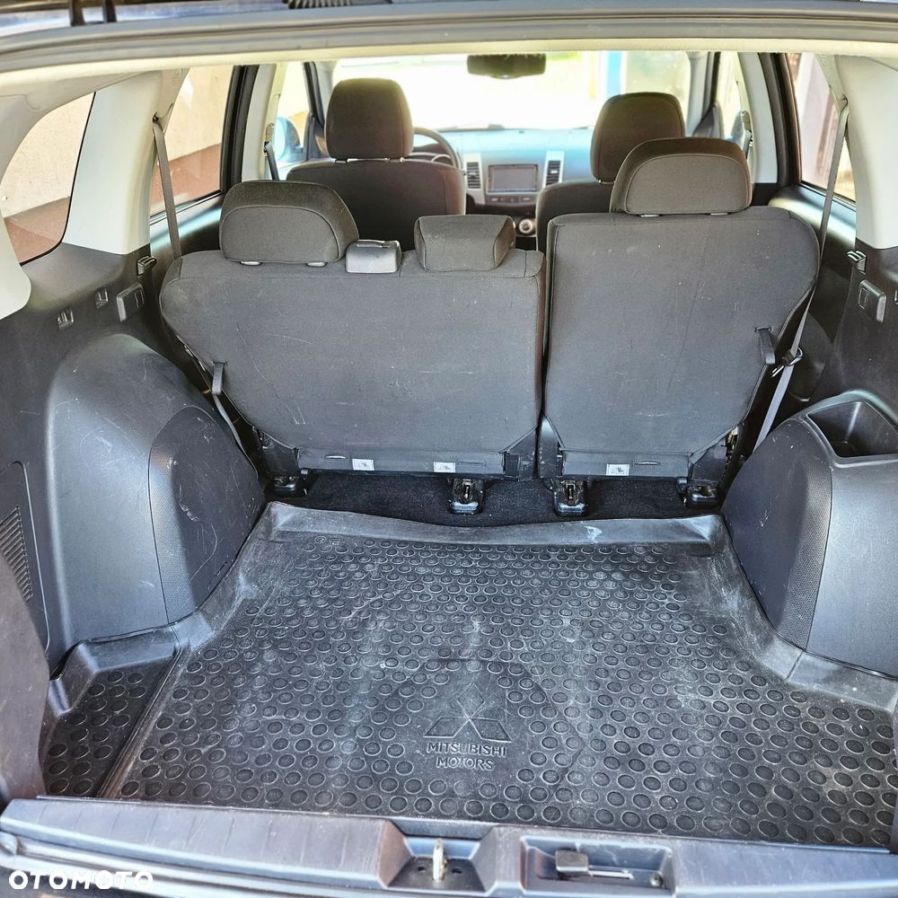 Mitsubishi Outlander - 27