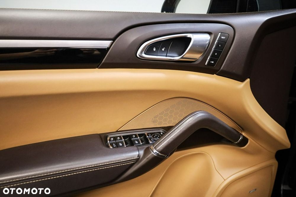 Porsche Cayenne S Diesel - 25