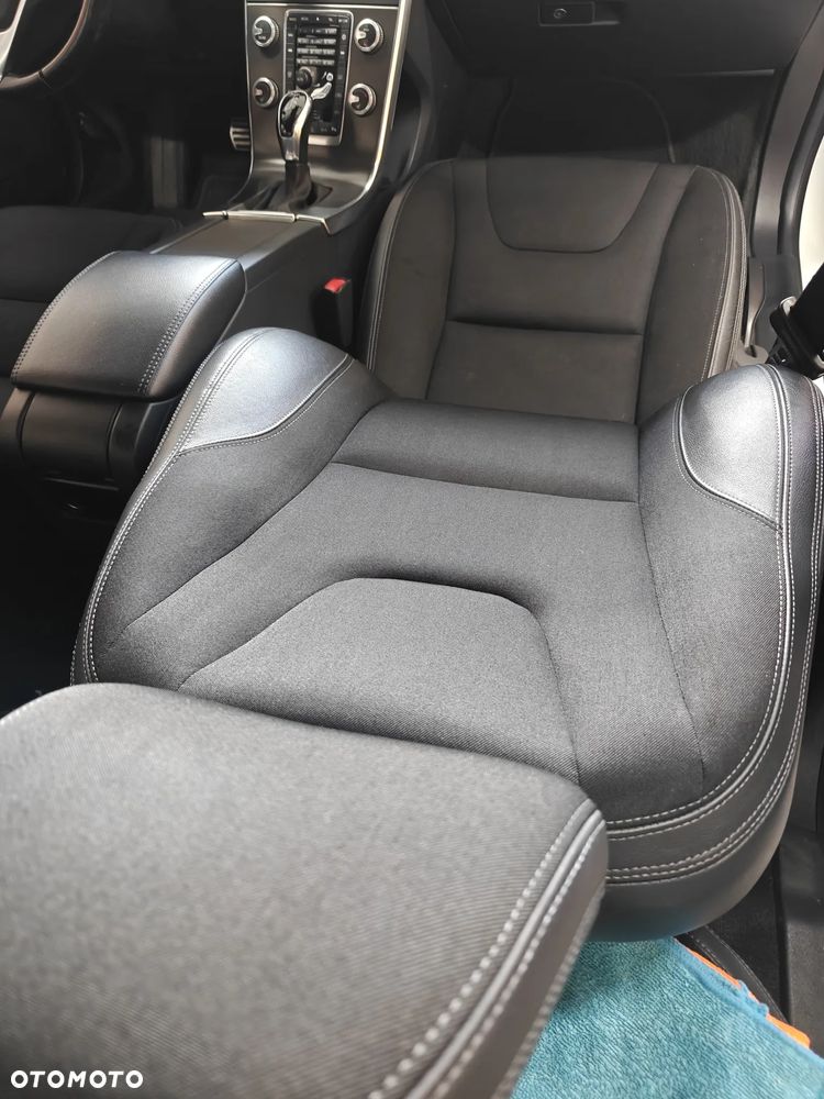 Volvo S60 D4 Drive-E Momentum - 16