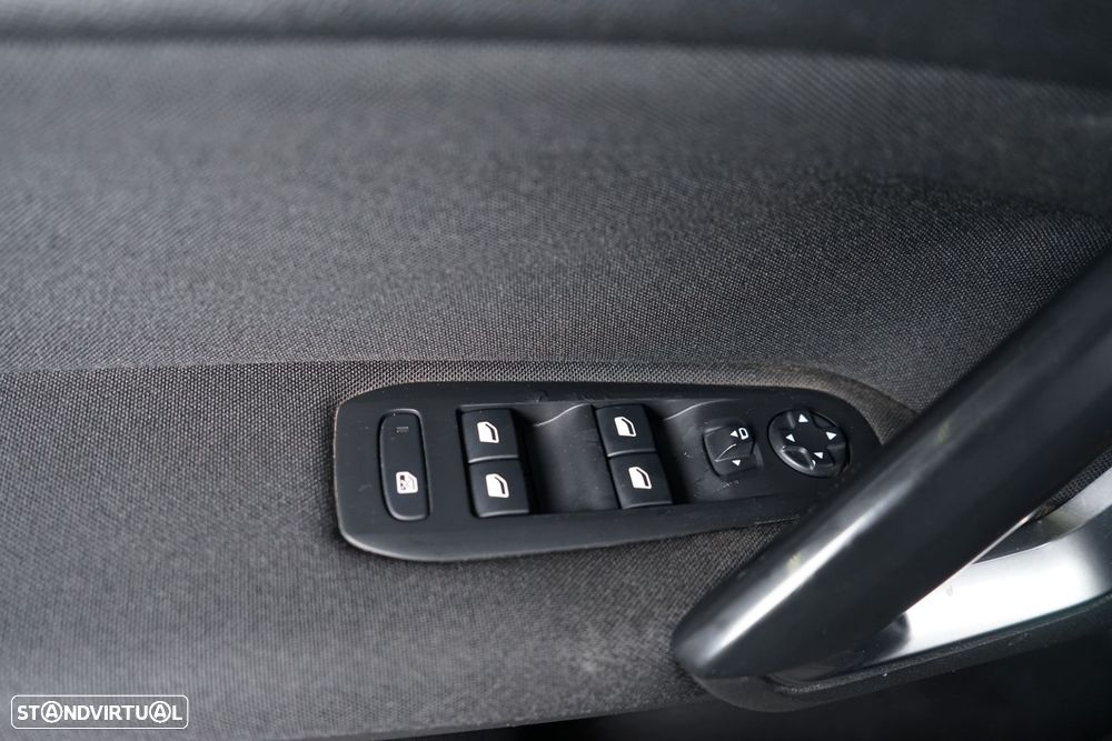 Peugeot 308 1.6 e-HDi Allure - 18