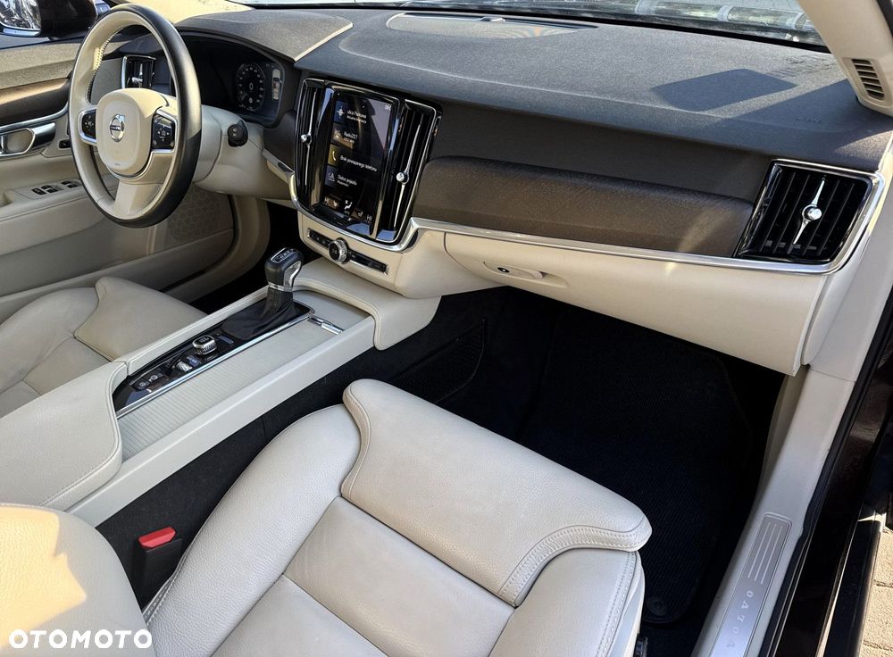 Volvo V90 Cross Country - 11
