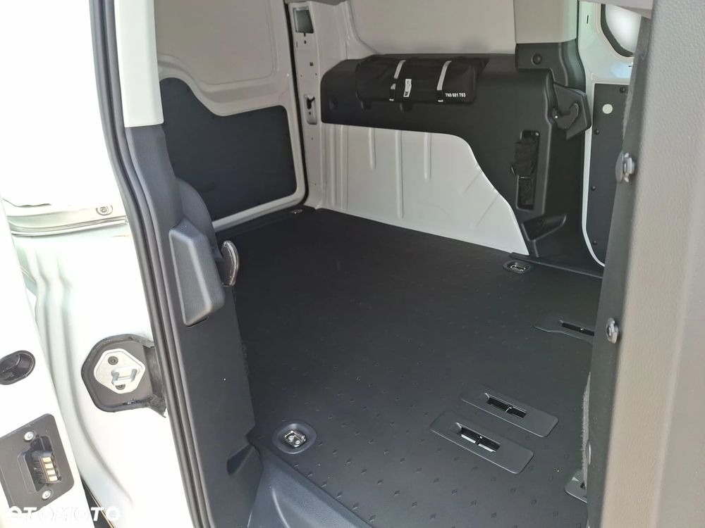 Volkswagen Caddy - 27