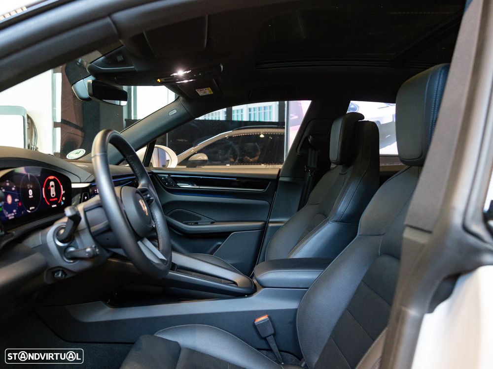 Porsche Macan Electric 4S - 25