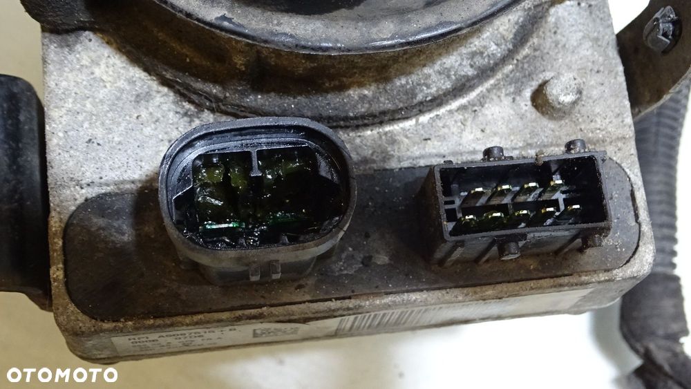 POMPA WSPOMAGANIA CITROEN C4 1.6 9680989480 - 3