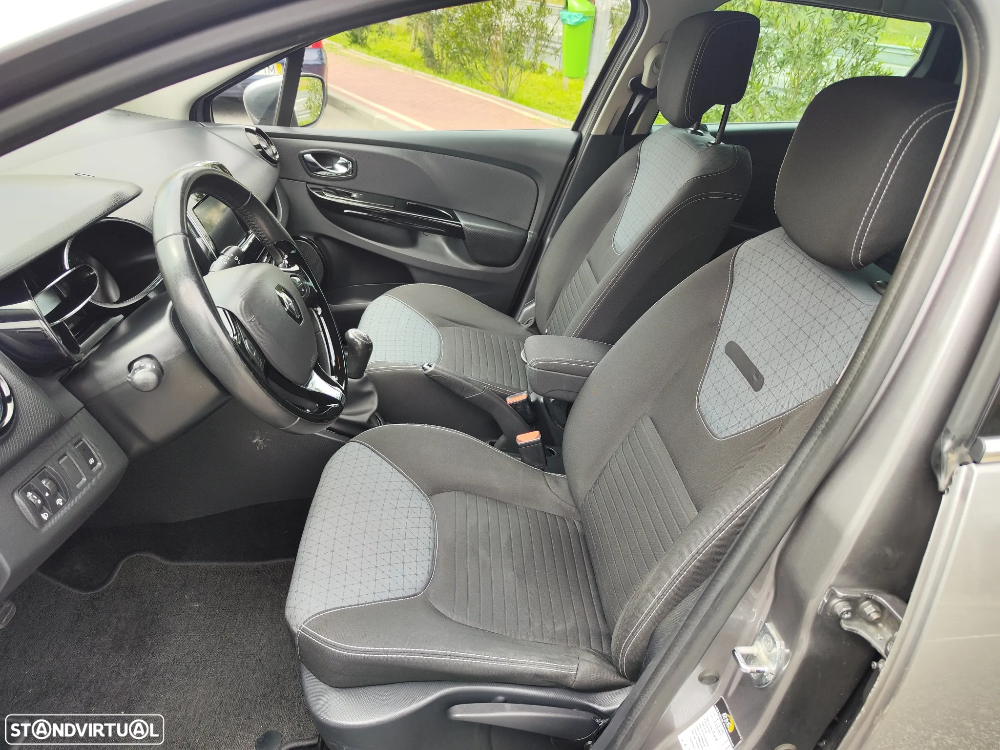 Renault Clio Sport Tourer 1.5 dCi Dynamique S - 13