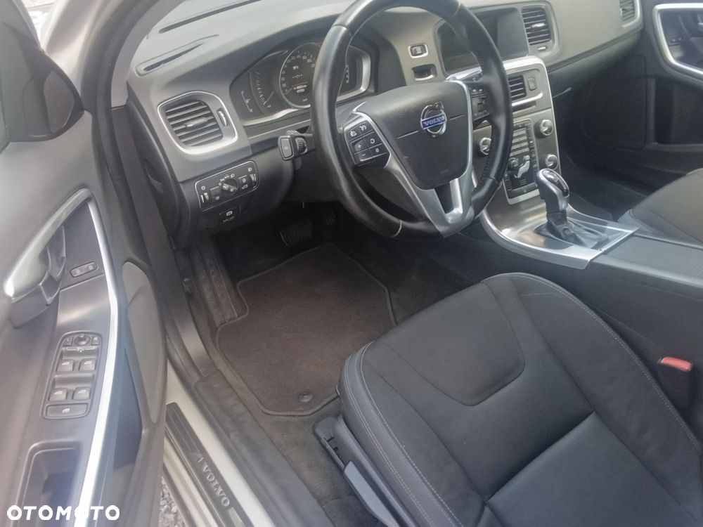 Volvo V60 D3 Geartronic Momentum - 7