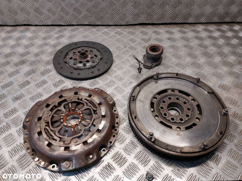 KOŁO DWUMASOWE TARCZA DOCISK OPEL VECTRA C 2.2 DTI 1208067 24422062 - 1