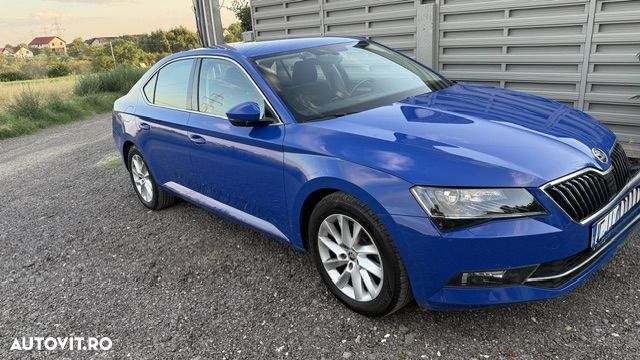 Skoda Superb 2.0 TDI DSG Ambition - 1