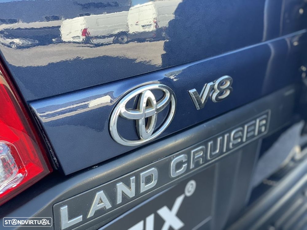 Toyota Land Cruiser VDJ 200 V8 4.5 D-4D - 21