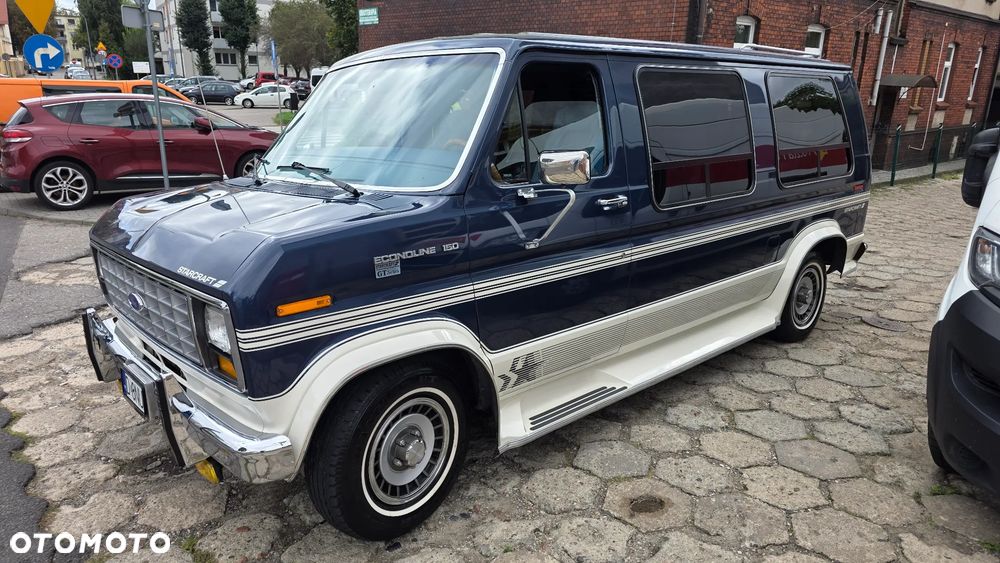 Ford Econoline - 4
