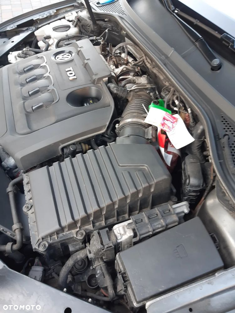 Volkswagen Passat - 32