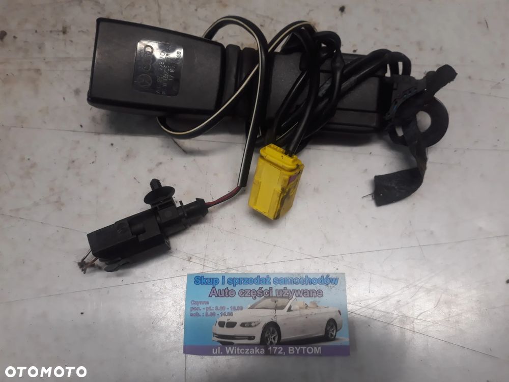 ZAPINKA PASA NAPINACZ PRAWY PRZÓD VOLKSWAGEN TOUAREG 7L  3,2 V6  2006r   7L6857778 - 1