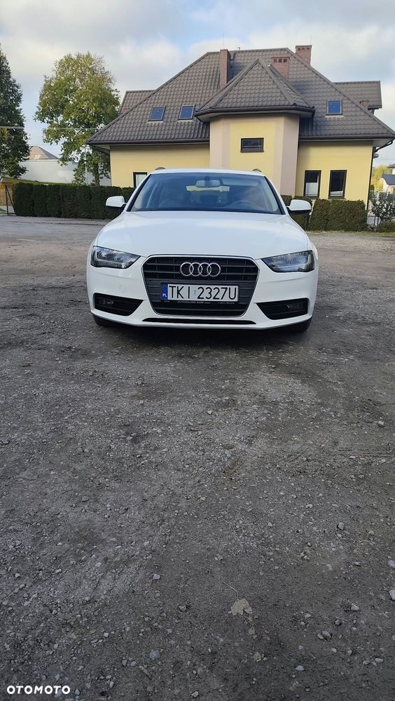 Audi A4 Avant 2012 photo 2