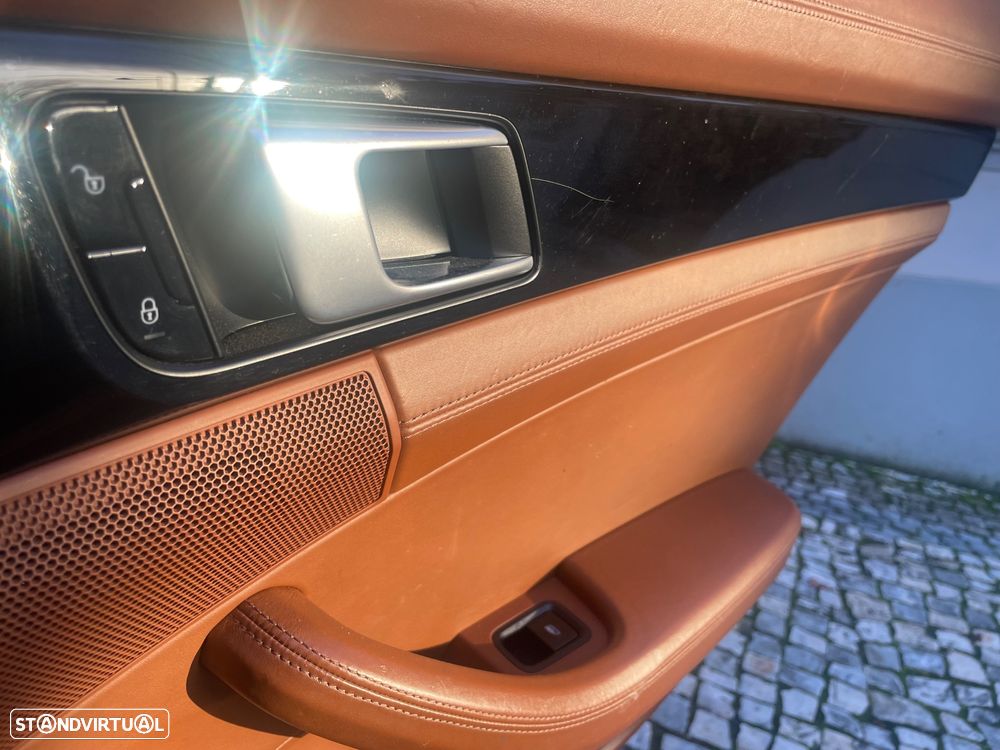 Porsche Panamera Sport Turismo 4 E-Hybrid 10 Years Edition - 21