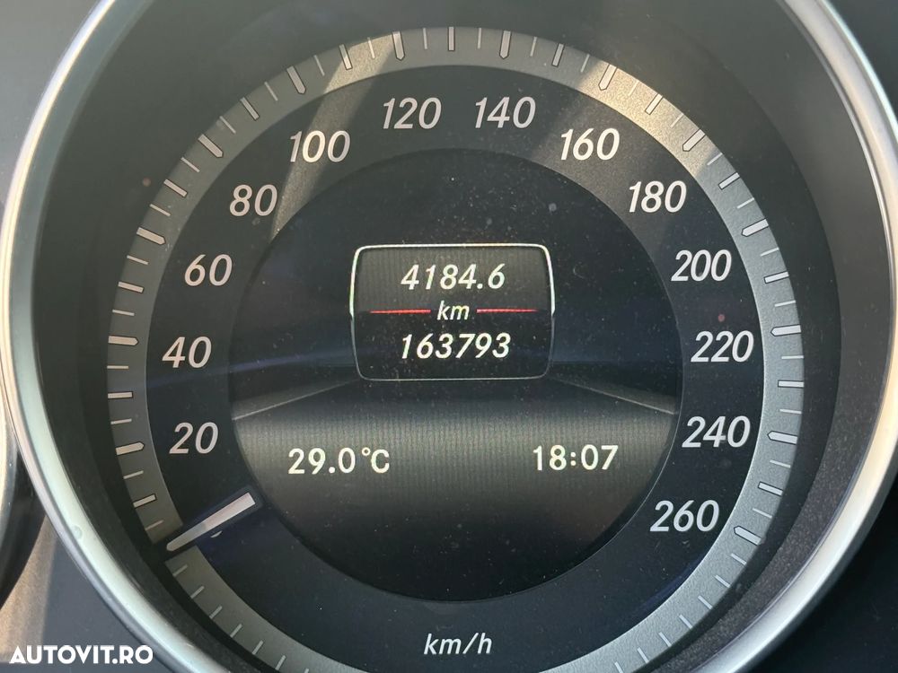 Mercedes-Benz C - 6