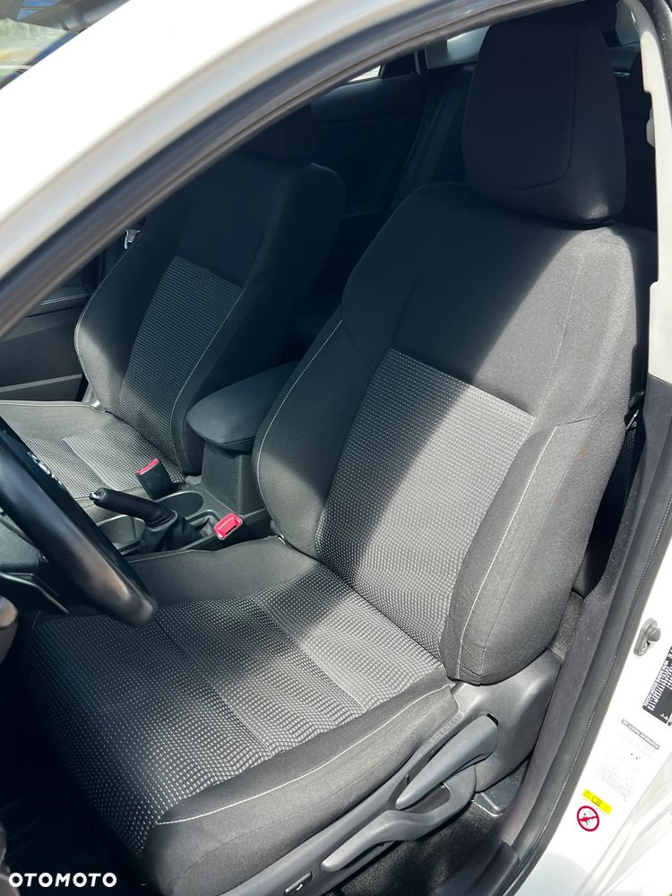 Toyota Auris - 17