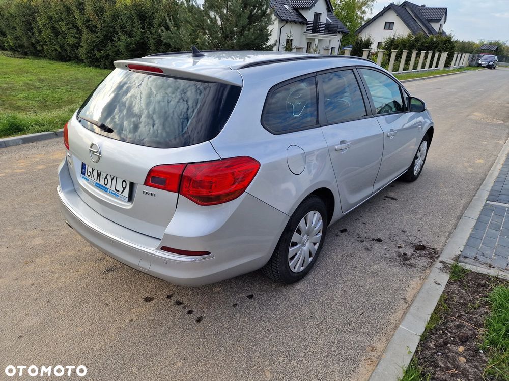 Opel Astra 2013 photo 5