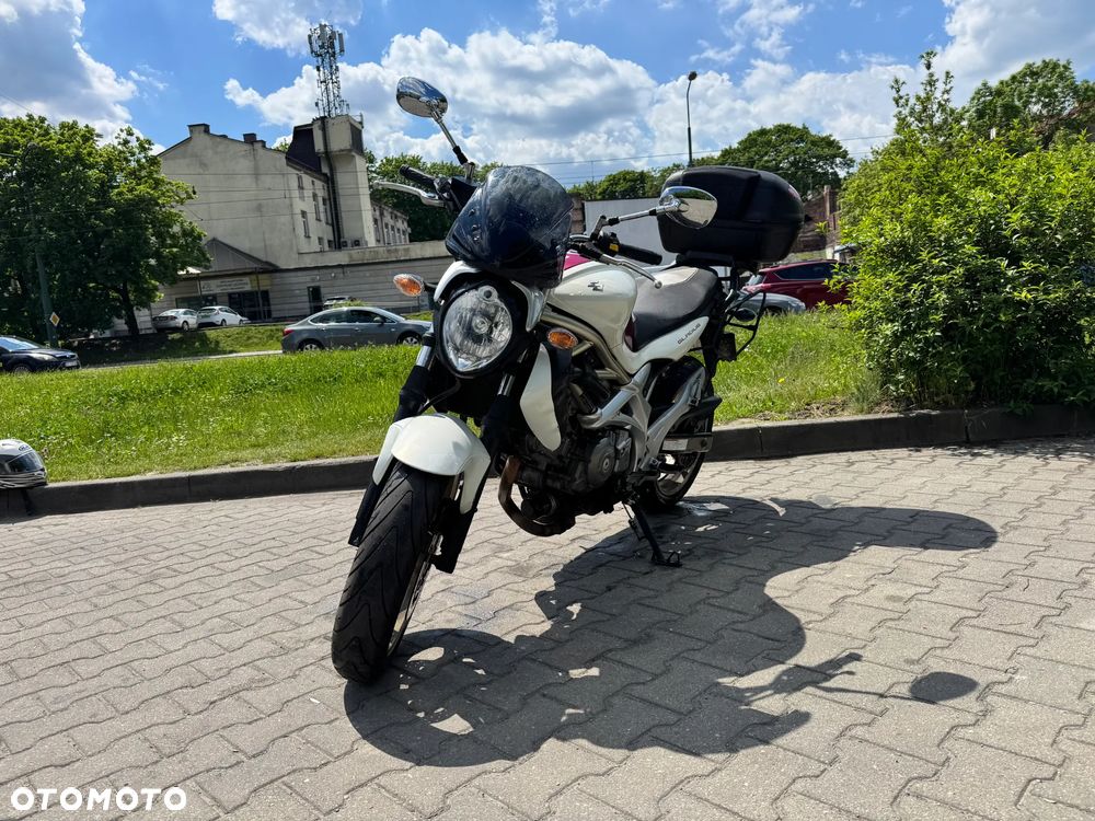 Suzuki Gladius - 4