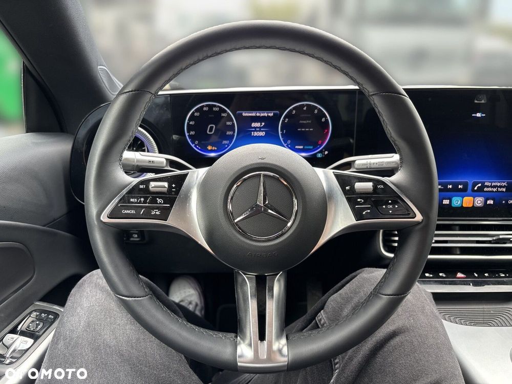 Mercedes-Benz CLA - 12