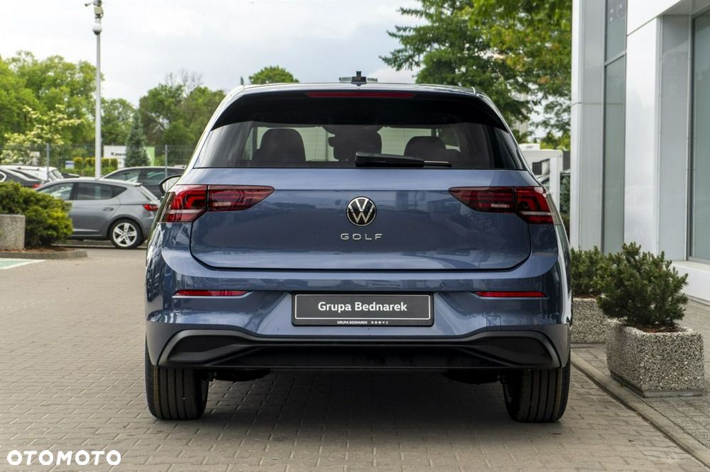 Volkswagen Golf - 8