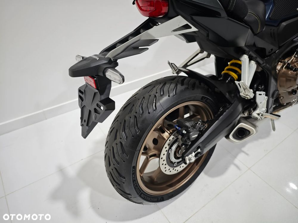 Honda CB - 11