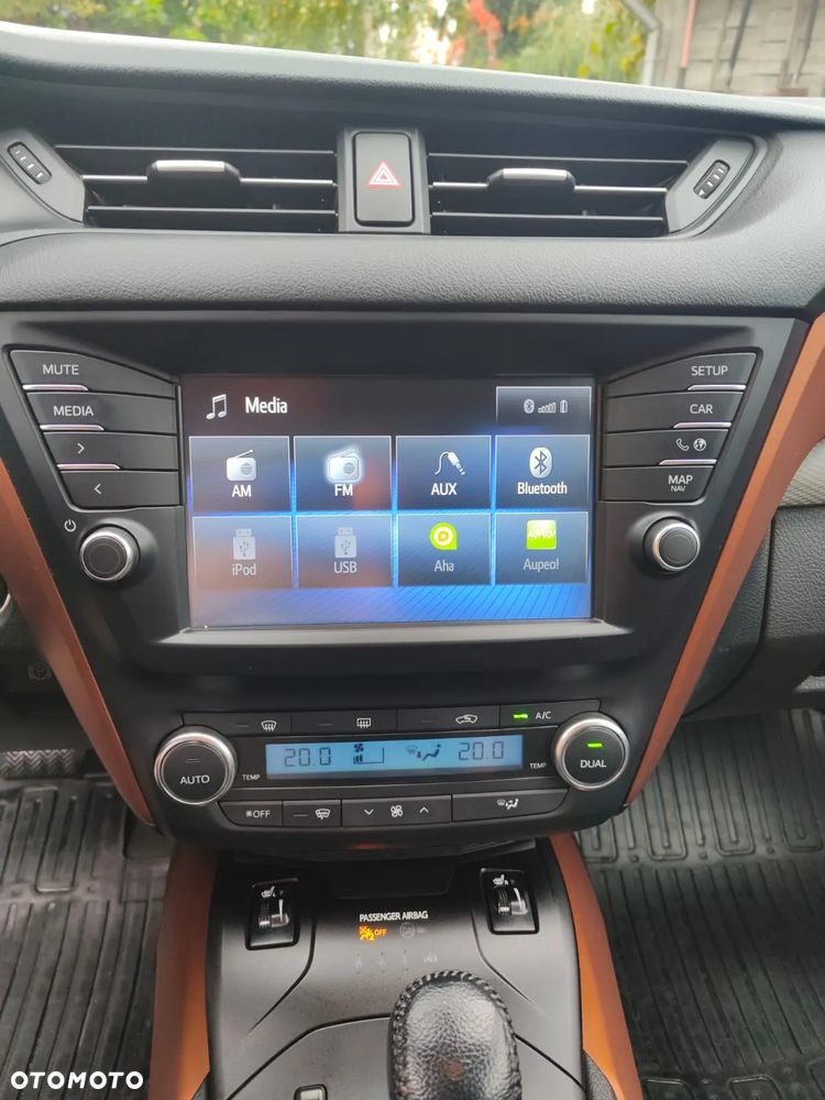 Toyota Avensis 1.8 Active MS - 24