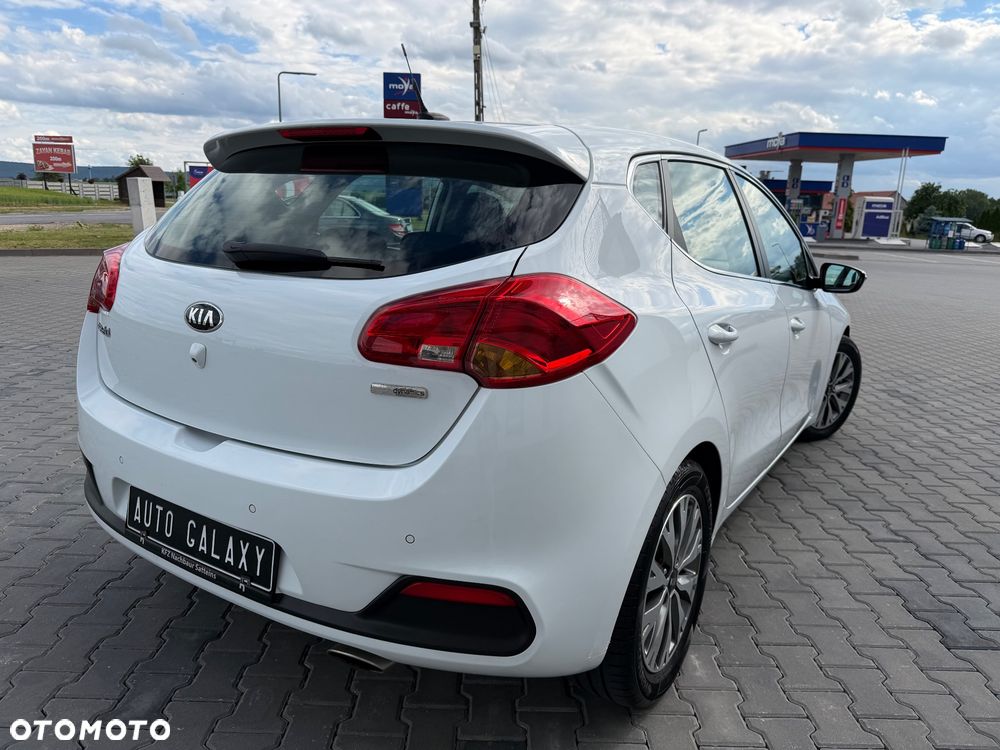 Kia Ceed - 13