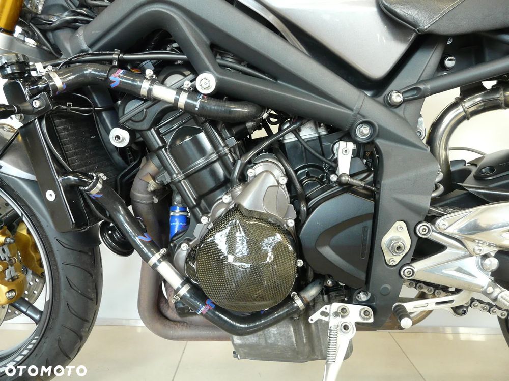 Triumph Street Triple - 19