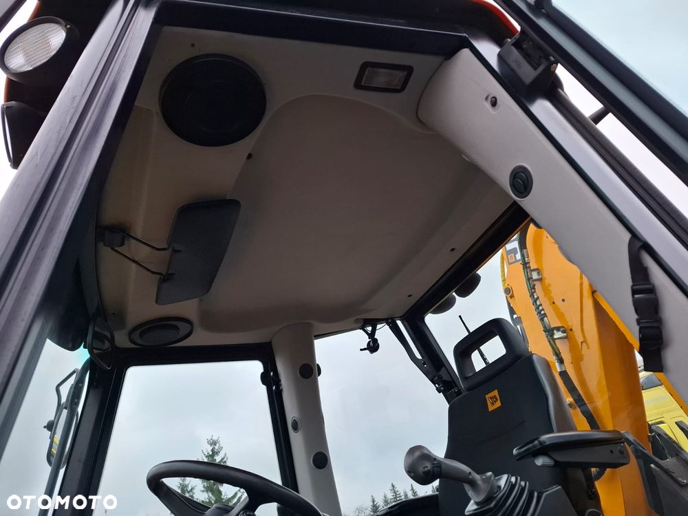 JCB 4CX - 37