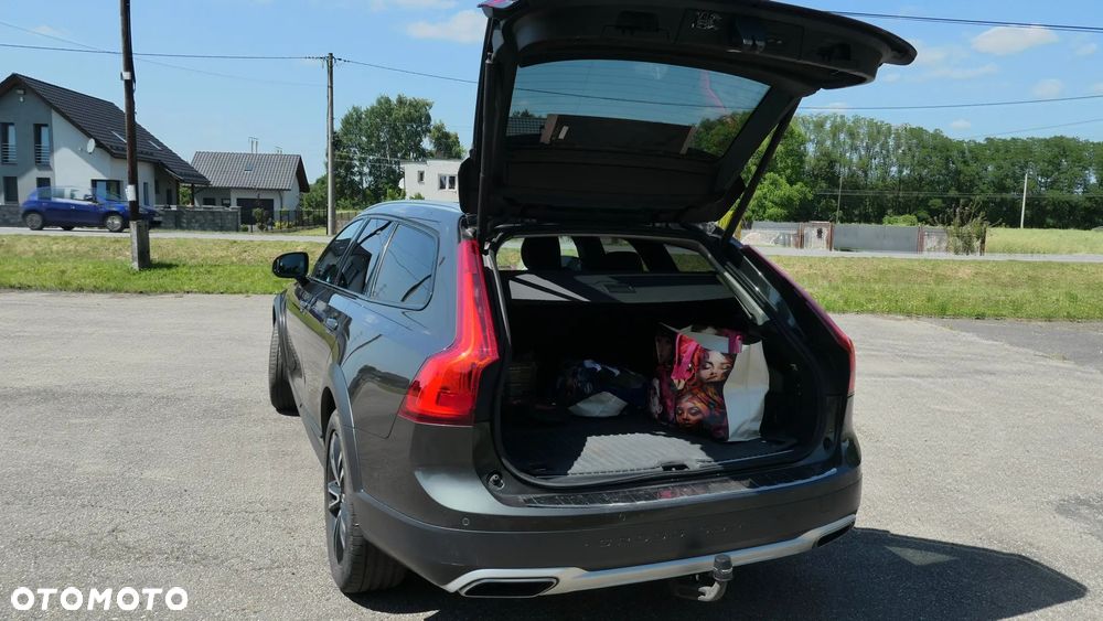 Volvo V90 Cross Country D5 AWD Pro - 24