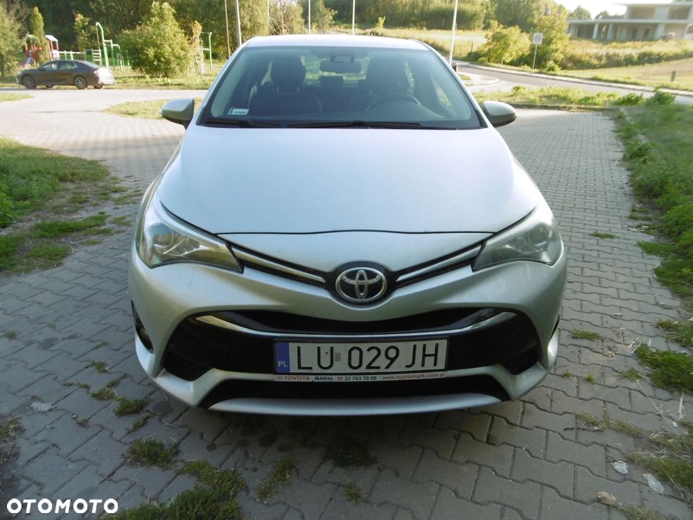 Toyota Avensis 1.6 Active - 2