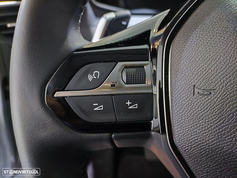 Peugeot 208 1.2 Hybrid Allure e-DCS6 - 10