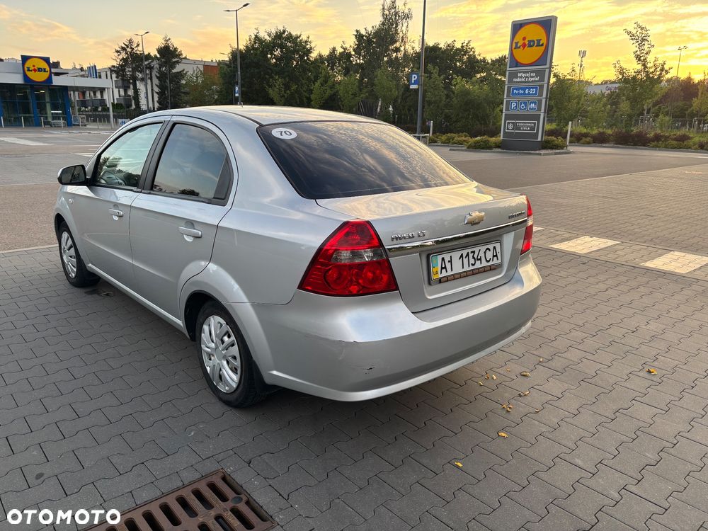 Chevrolet Aveo - 8