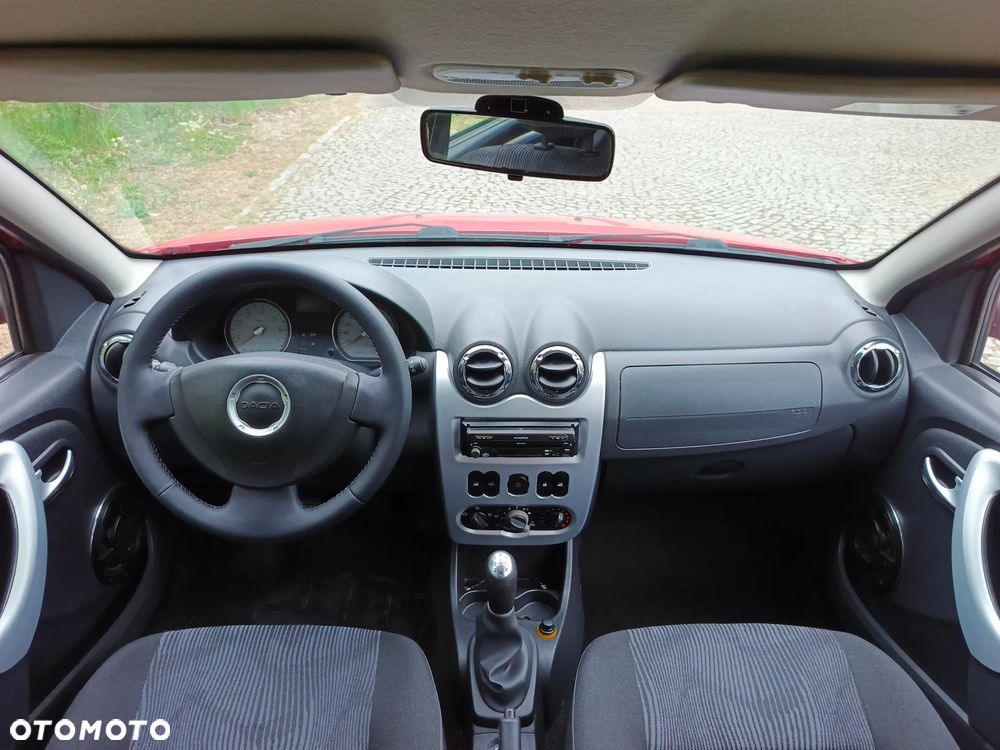 Dacia Sandero 1.6 16V Hi-Flex - 8