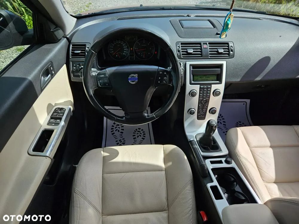 Volvo V50 - 16