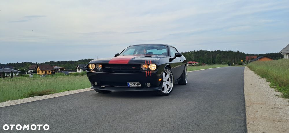 Dodge Challenger - 10